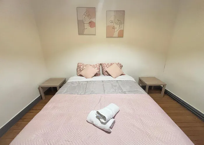 Lägenhet Huitieme Avenue Grand Parking Un Sejour A Part